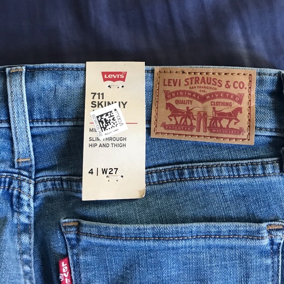 Levi’s Skinny Jeans - Picture 3 of 5